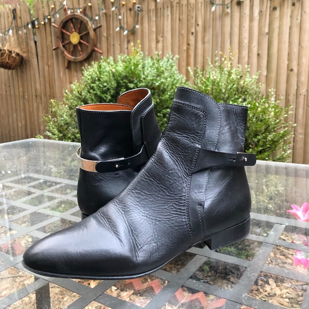 Chloé Black Flat Shoes